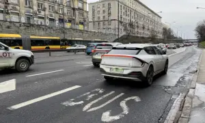 Czy samochody elektryczne mogą jeździć buspasem? Sprawdź przepisy!