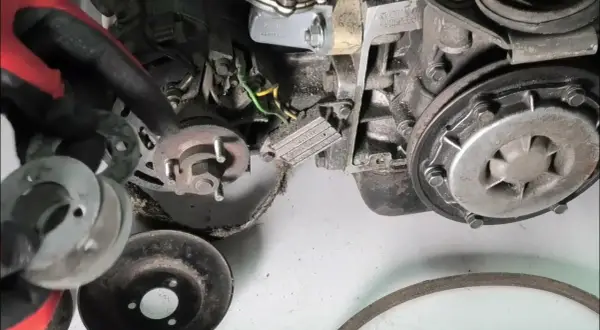 Jak wymontować alternator Matiz - uniknij kosztownych napraw