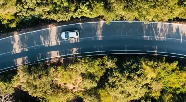 Ile km przejedzie samochód elektryczny? Zaskakujące fakty o zasięgu