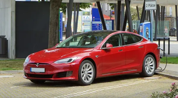 Ile kosztuje najtańszy samochód elektryczny w Polsce? Ceny, modele, porady