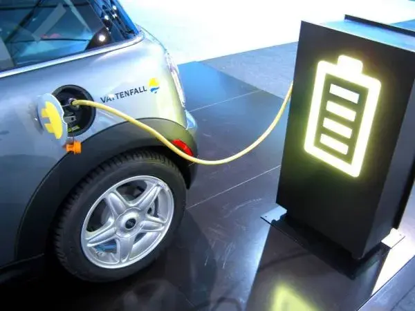 Czy samochody elektryczne są ekologiczne? Odkryj ich prawdziwy wpływ