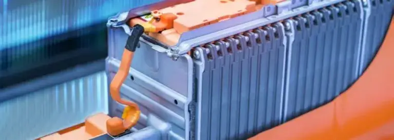 Zdjęcie Ile waży bateria do samochodu elektrycznego i jak wpływa na osiągi?